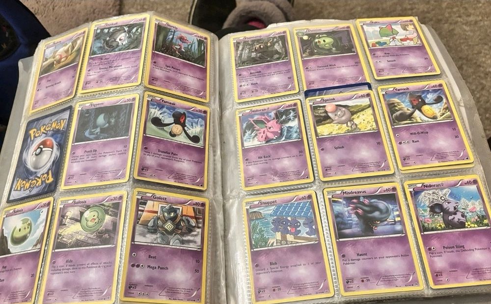 Lot 283: Pokemon bundle