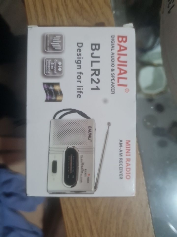 Lot 201: Brand new radio