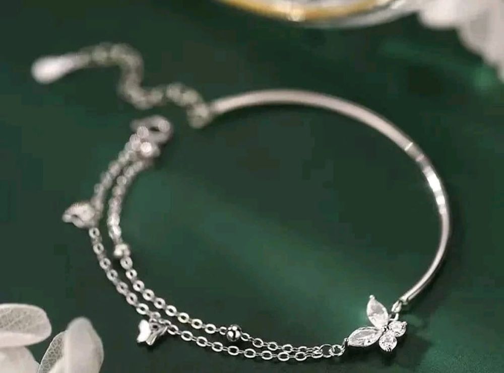 Lot 309: S925 bangle