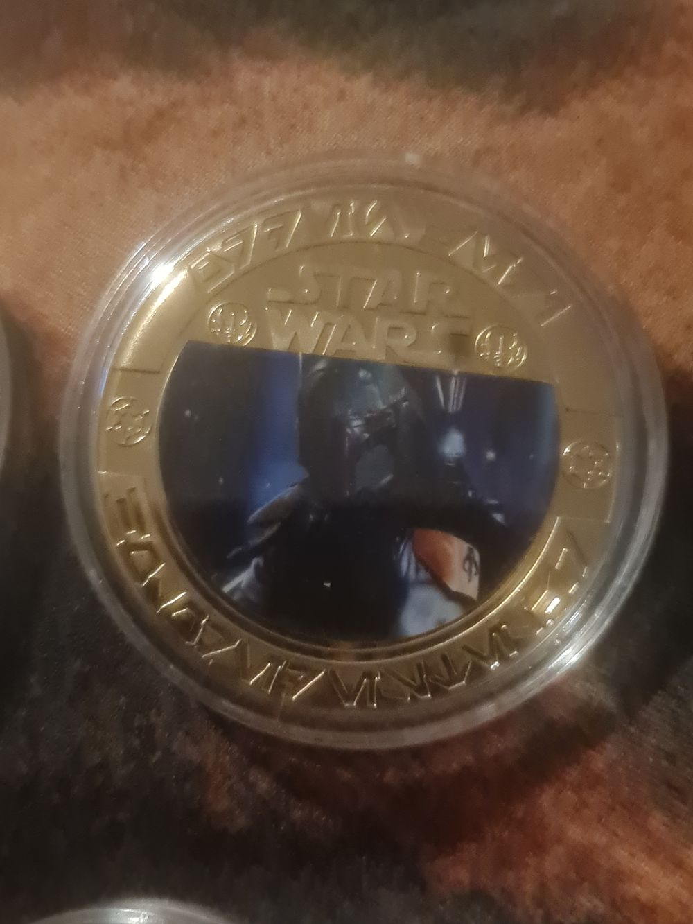 Lot 2a: Star wars cased coin