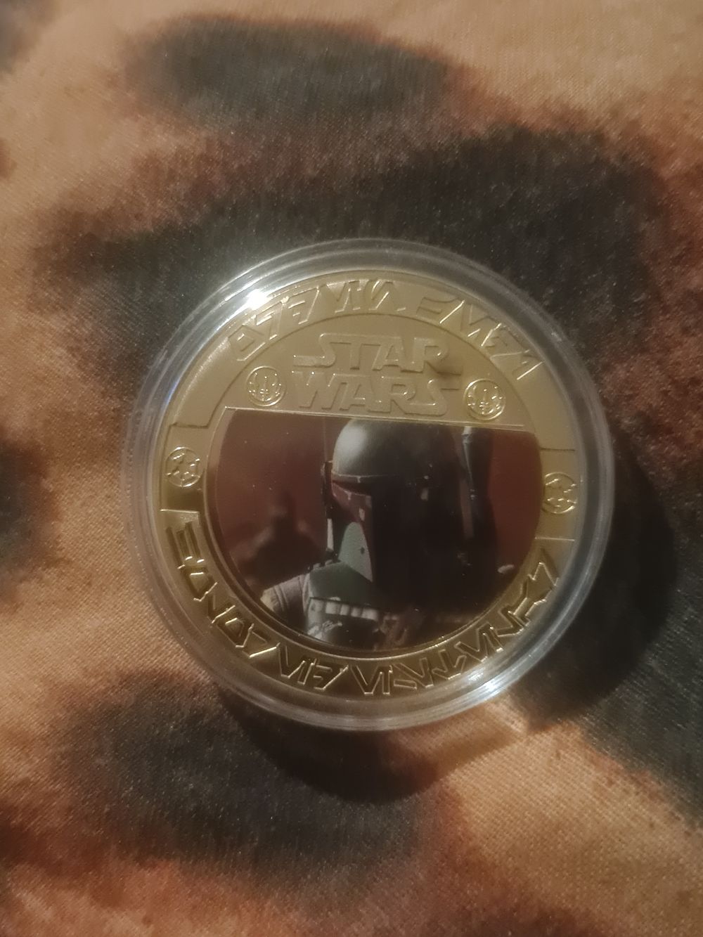 Lot 55v: Star wars cased coin