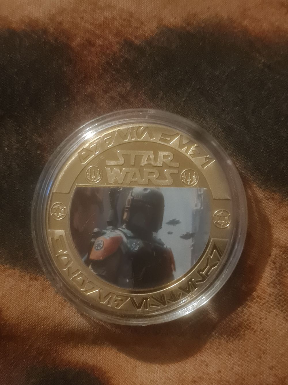 Lot 183e: Star wars cased coin