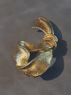 Vintage broach