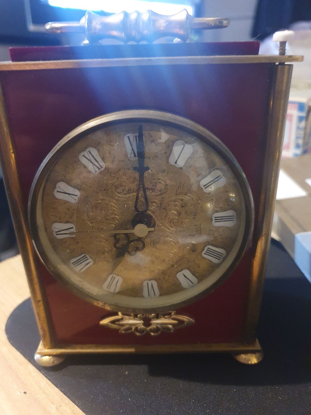 Lot 95: Vintage clock