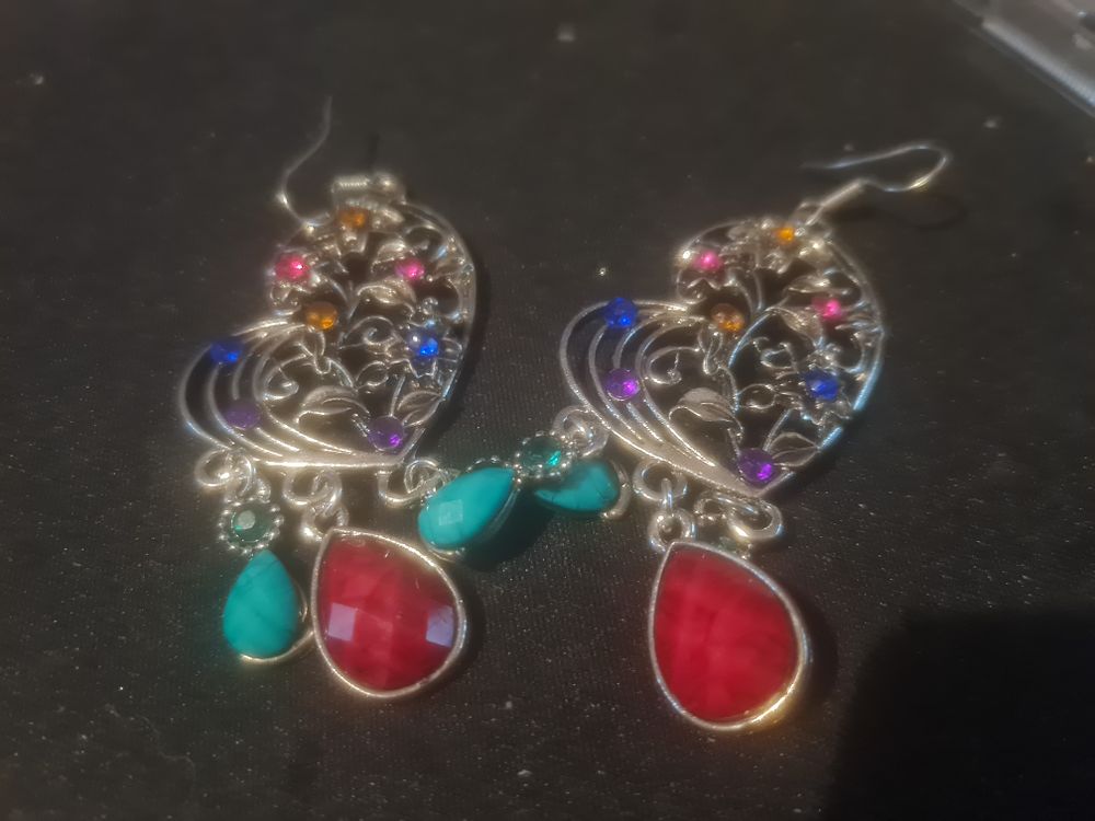 Lot 184: Pair of large earings