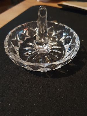 Jewellery crystal ring holder