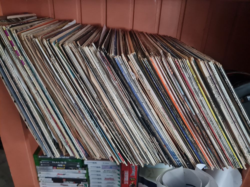 Lot 237: Vintage vinyl.x 5 slected as random
