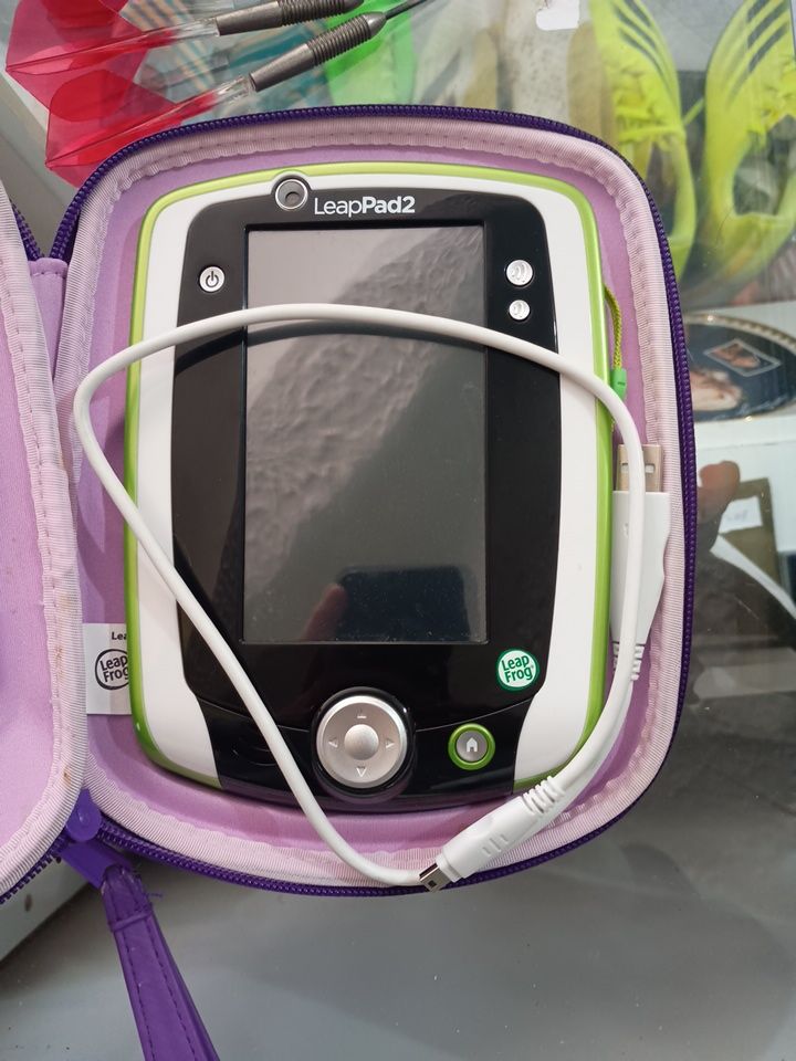 Lot 239: Leap pad working