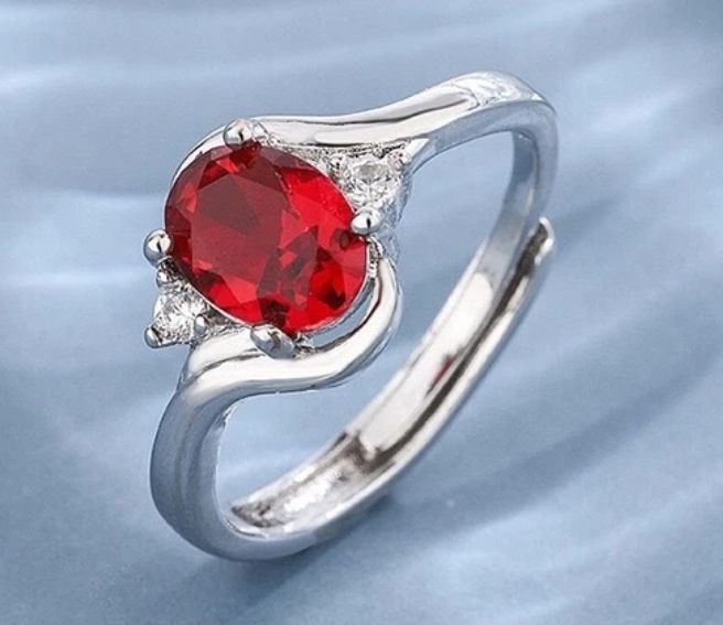 Lot 188: S925 ring