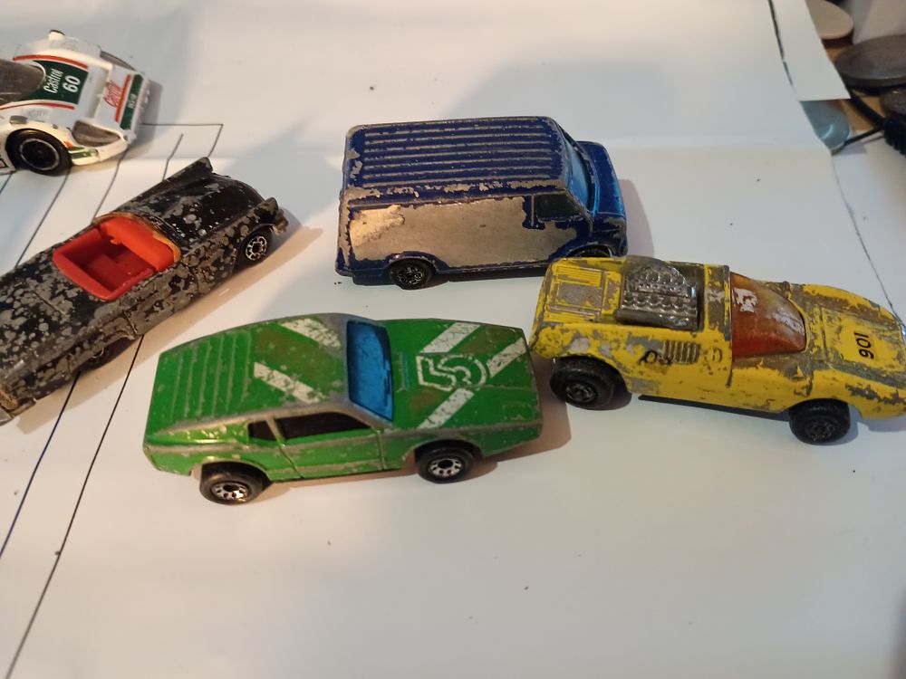 Lot 211: Collection of vintage models
