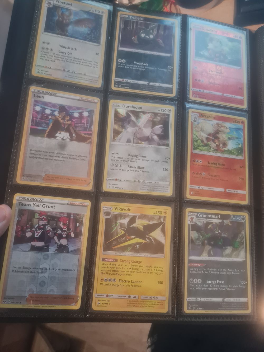 Lot 250: Pokemon bundle