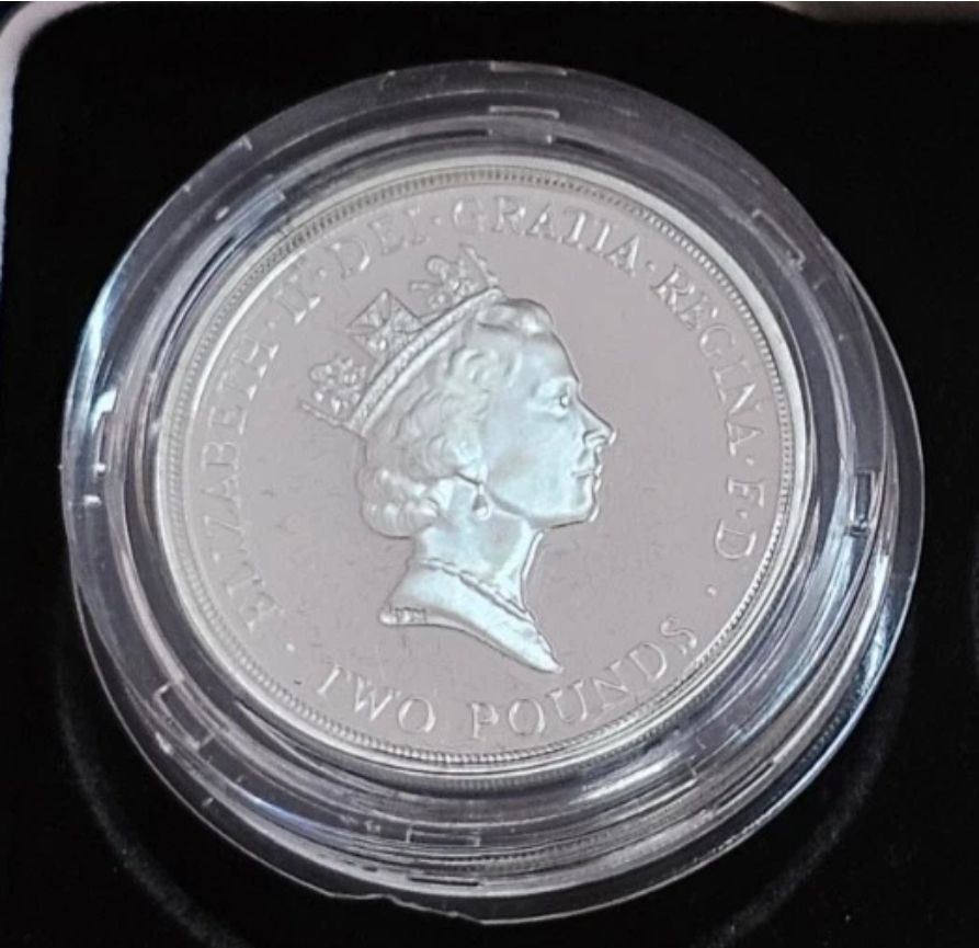 Lot 3c: Silver proof £2 coin