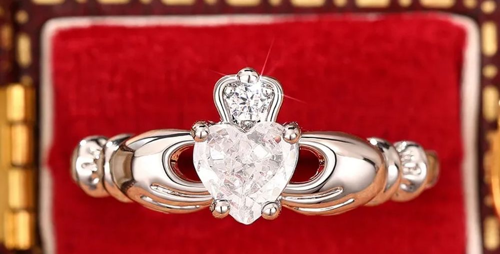 Lot 185: Irish ring