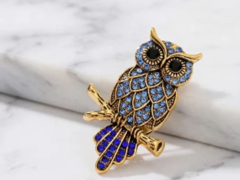 Lot 88: Owl broach