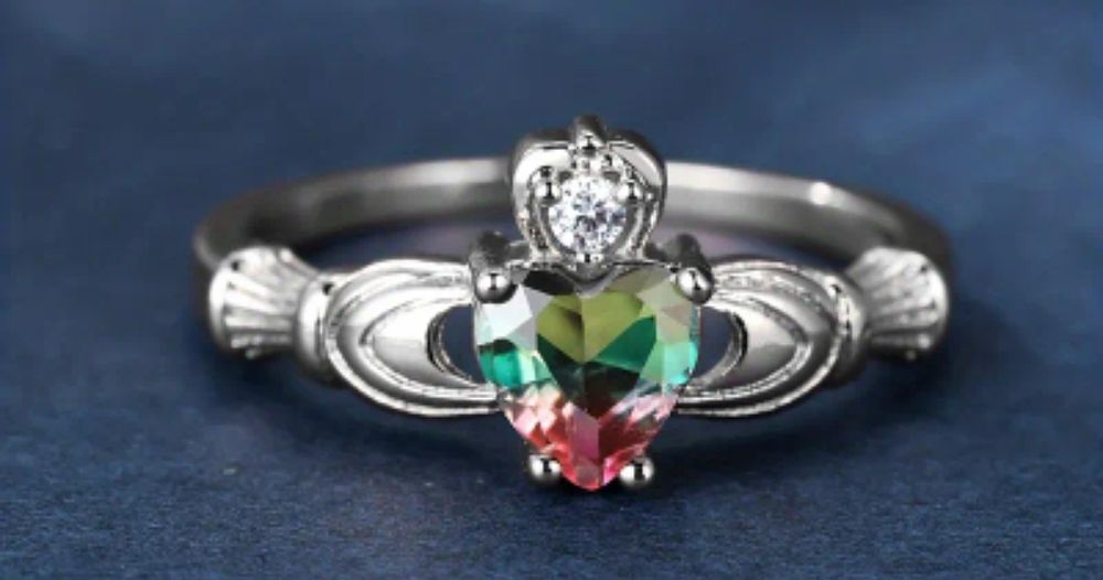Lot 116: Irish ring