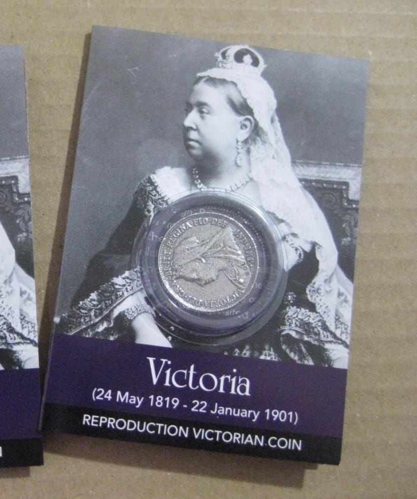Lot 153: Victoria cased coin