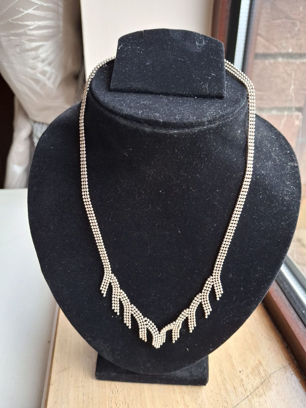 Lot 157: Ladies heavy silver hallmarked 925 necklace 12.22g