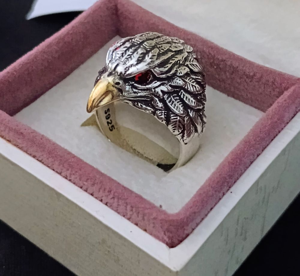 Lot 164: S925 eagle ring