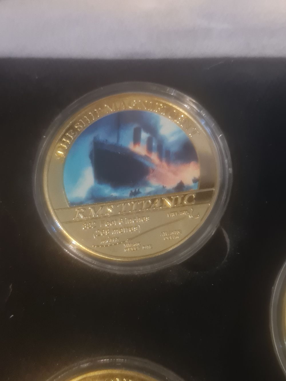 Lot 168: Cased titanic coin