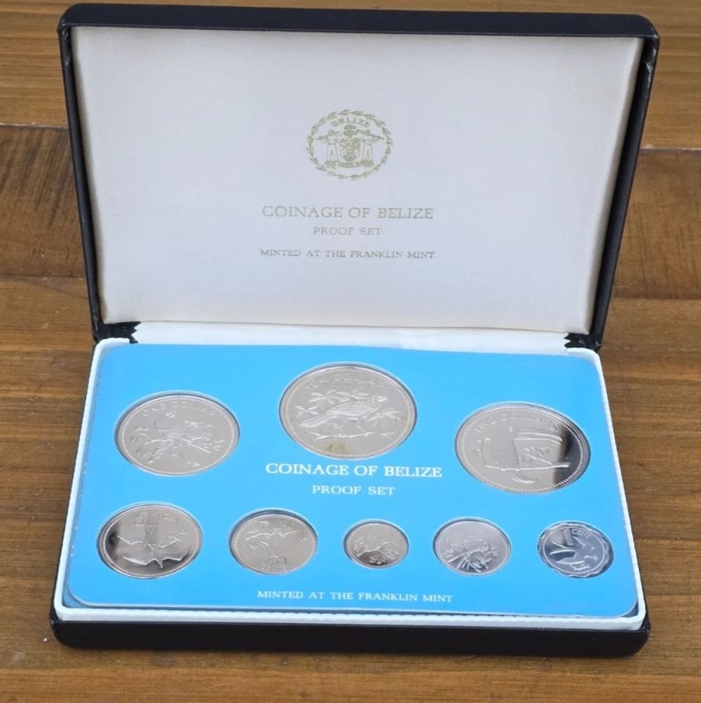 Lot 181: Franklin mint set silver proof