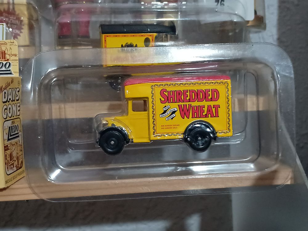 Lot 203: Shredded wheat model
