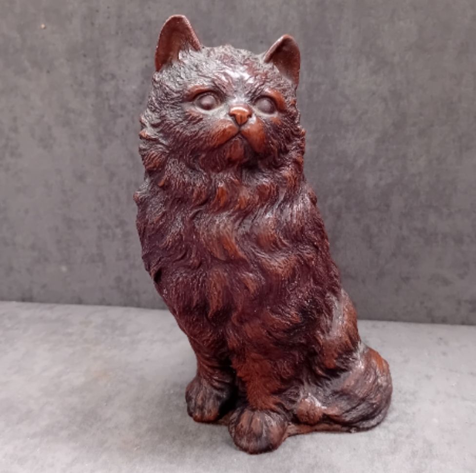 Lot 7b: Resin/cast cat