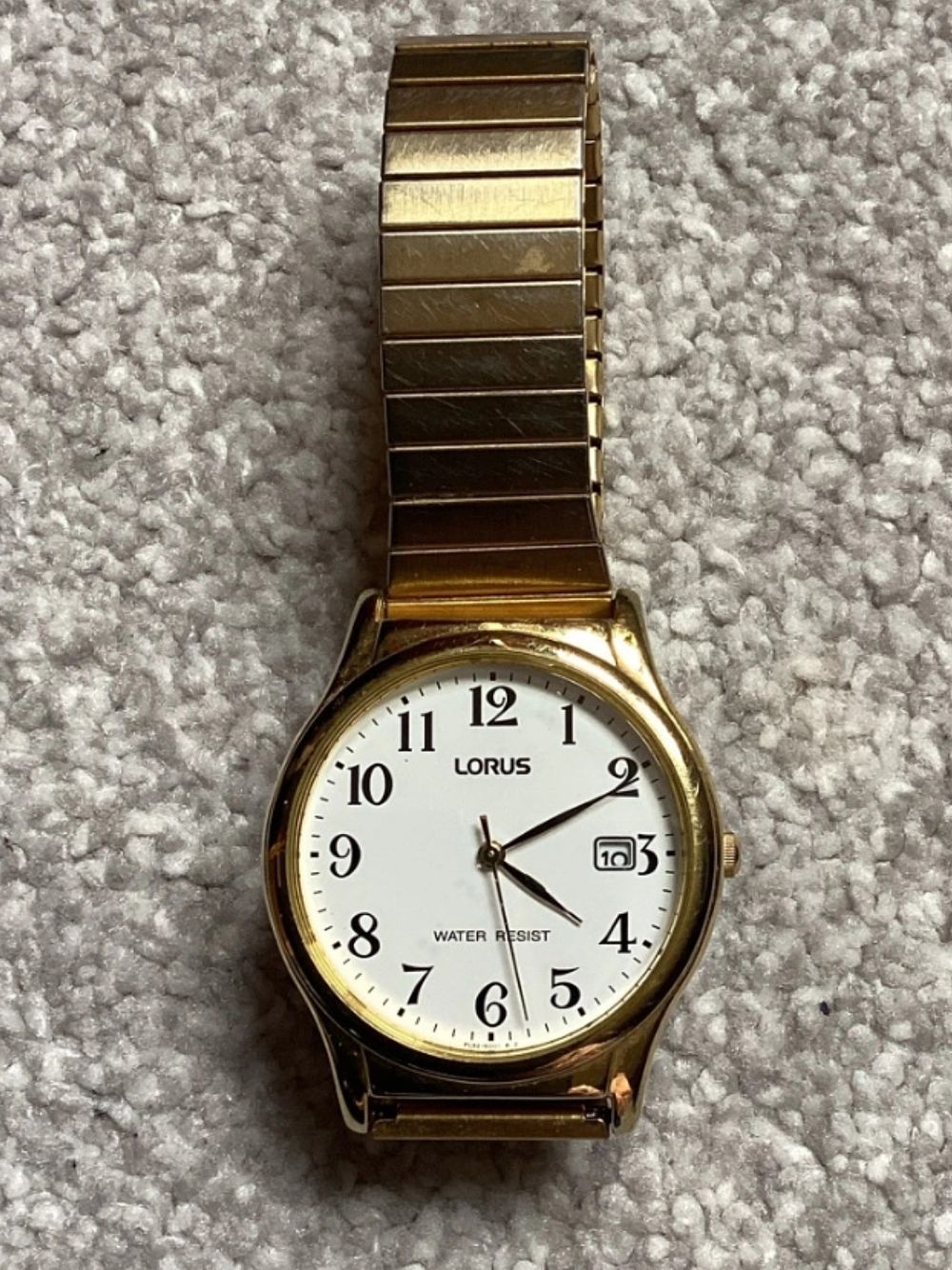 Lot 320: Lorus watch