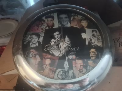 Elvis clock