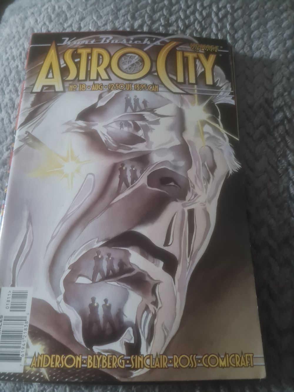 Lot 20: Astro city comic