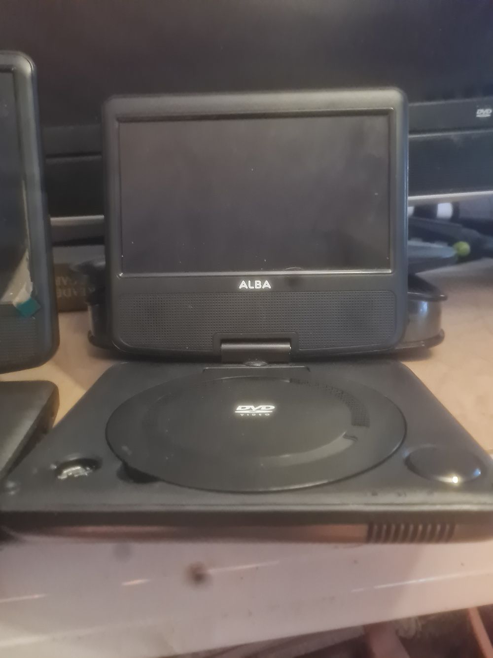 Lot 239: Combi dvd player