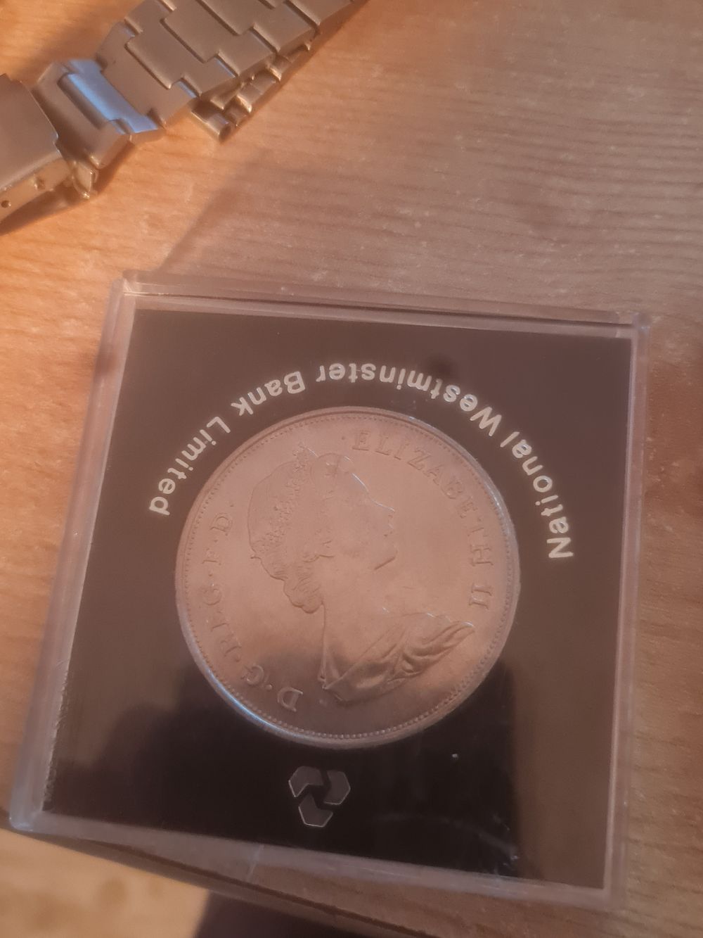 Lot 71: Cased coin