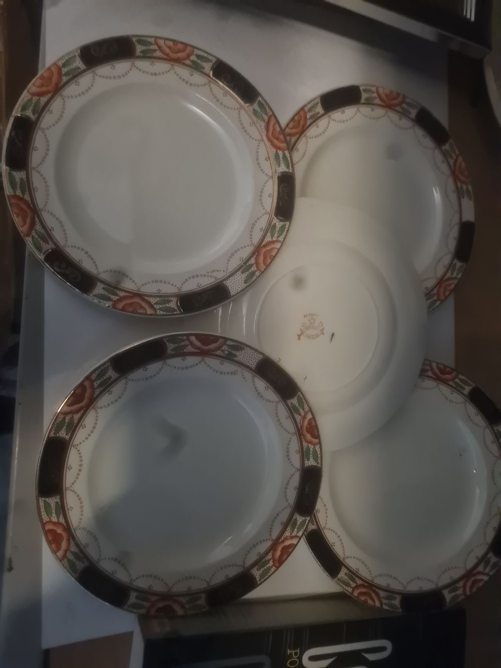 Lot 116: Set of 5 Berwick side olates