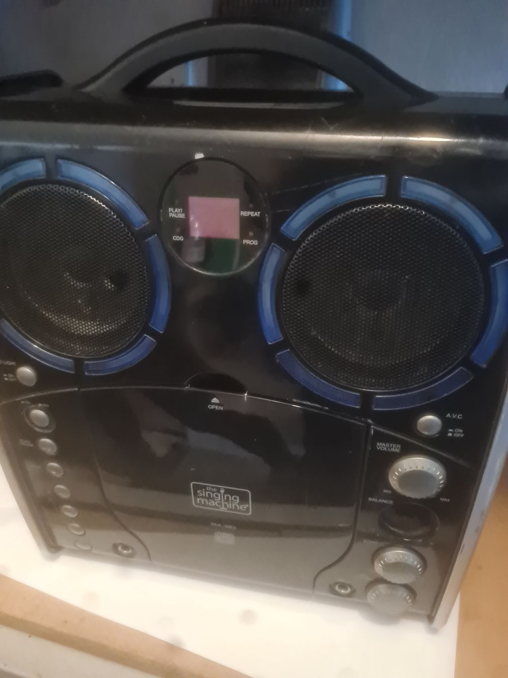 Lot 118: Karaoke machine