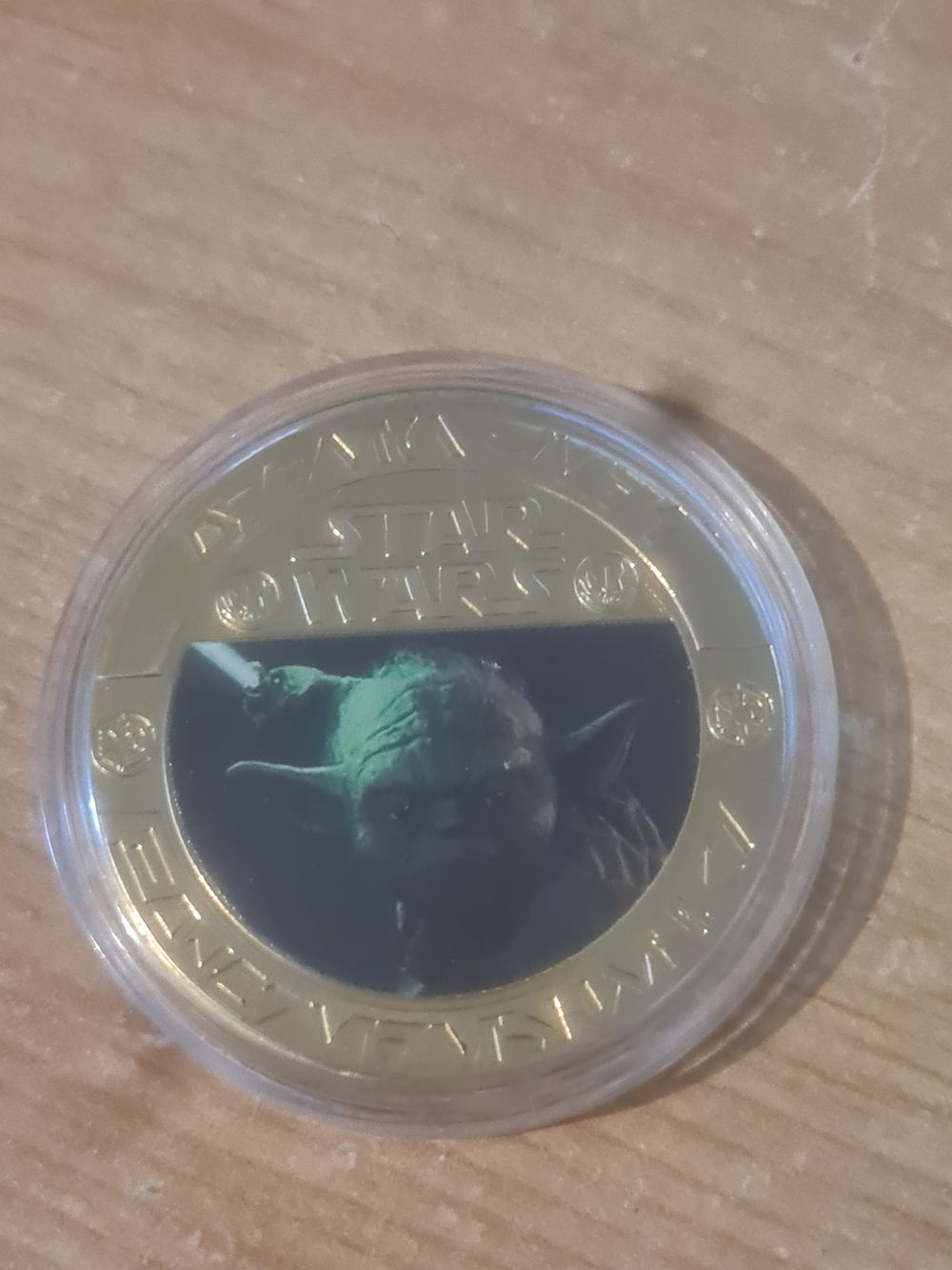 Lot 206: Star wars collecters coin
