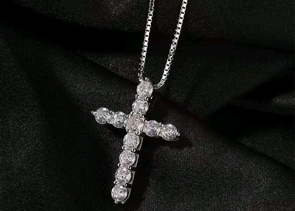 Lot 178: S925 cross