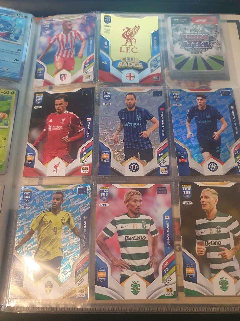 Lot 193: Lot of football cards