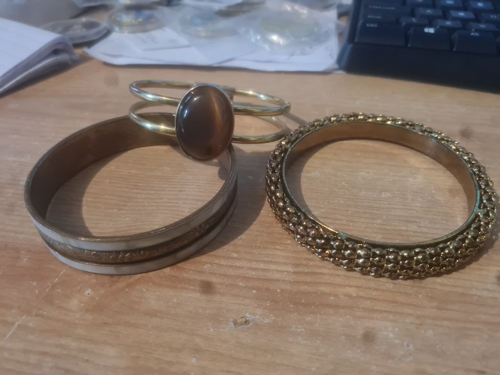 Lot 245: Collection of bangles