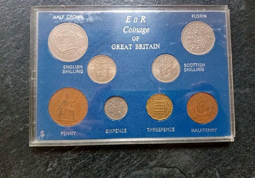 Lot 278: Cased coin set
