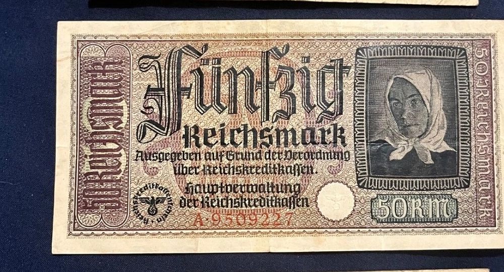 Lot 121q: Vintage german bankmark