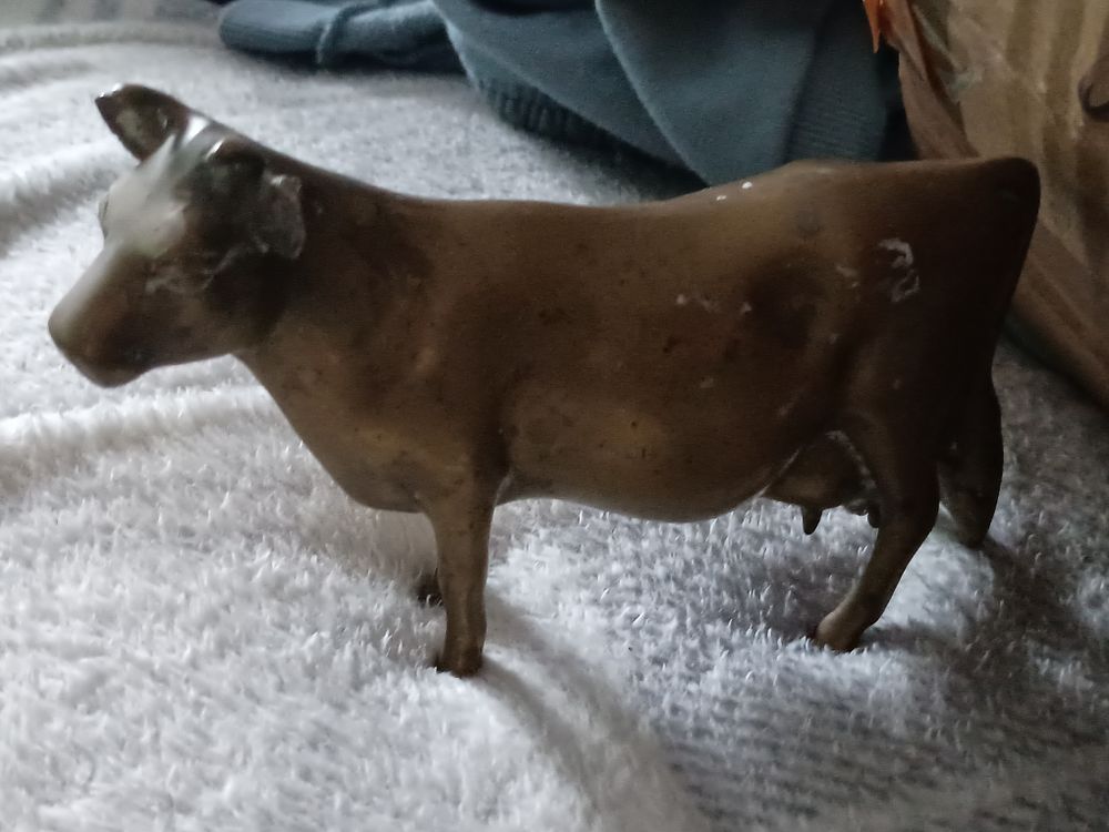 Lot 6d: Large brass cow