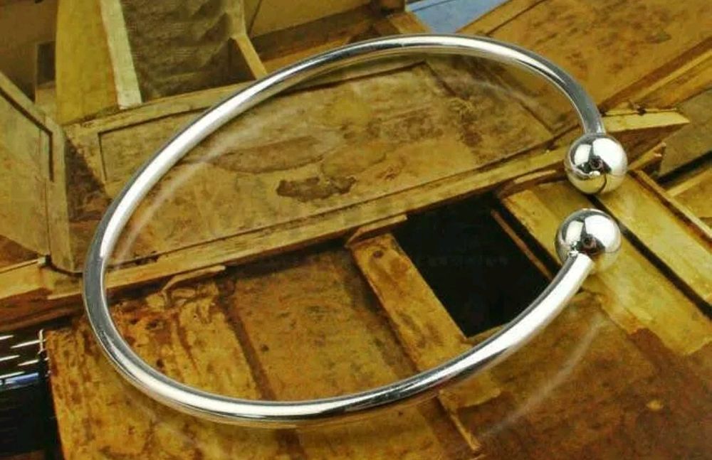 Lot 89: S925 bangle