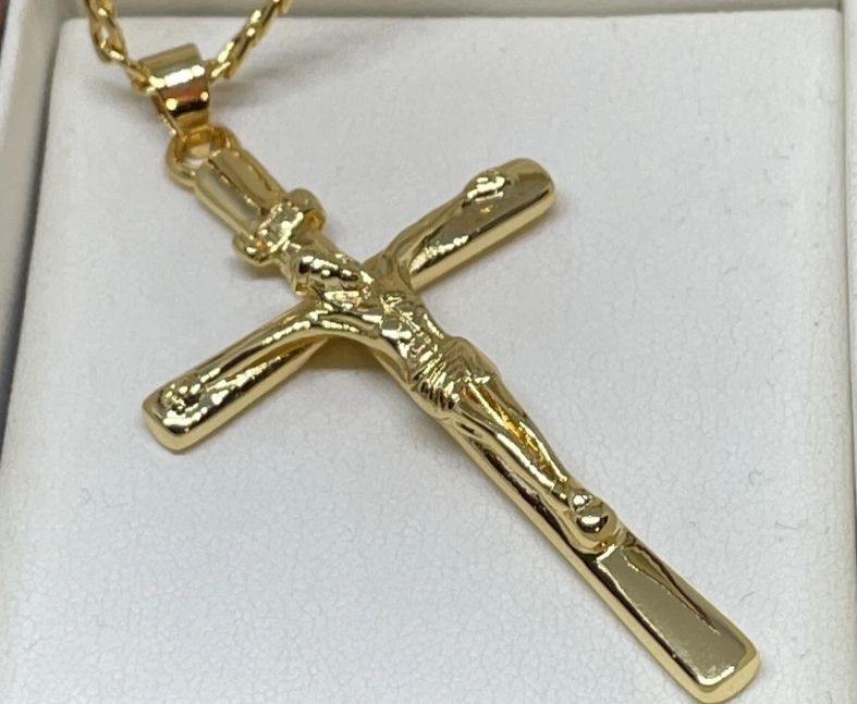 Lot 233: 9ct gold large religious cross.filled