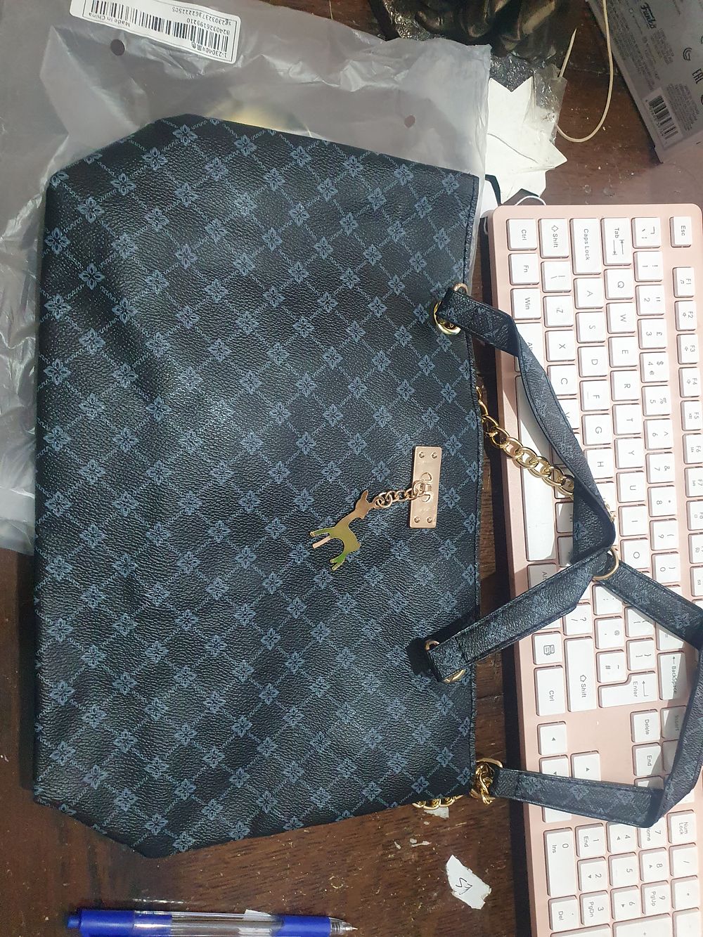 Lot 11c: New bag
