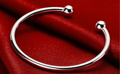 Tongue bangle s925