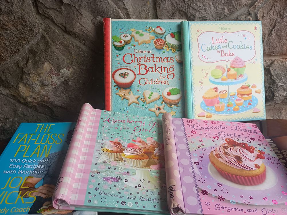 Lot 121: Baking books