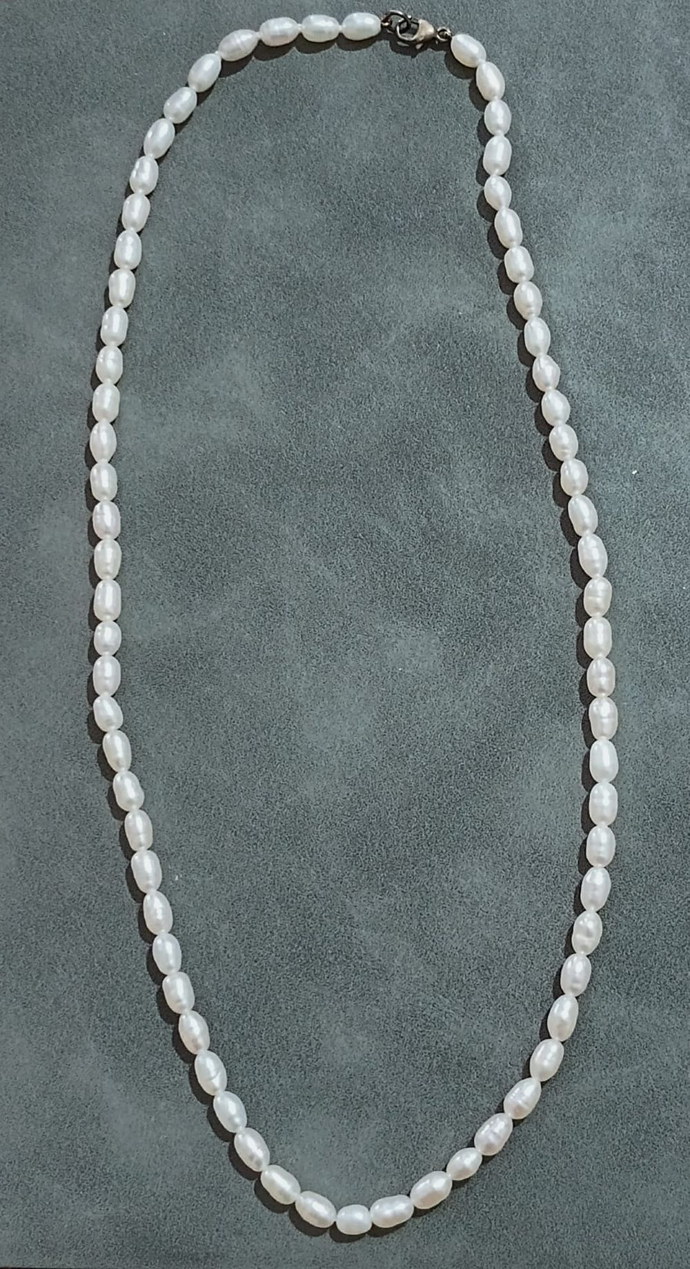 Lot 118: Vintage mother of pearl necklace with 925 clasp