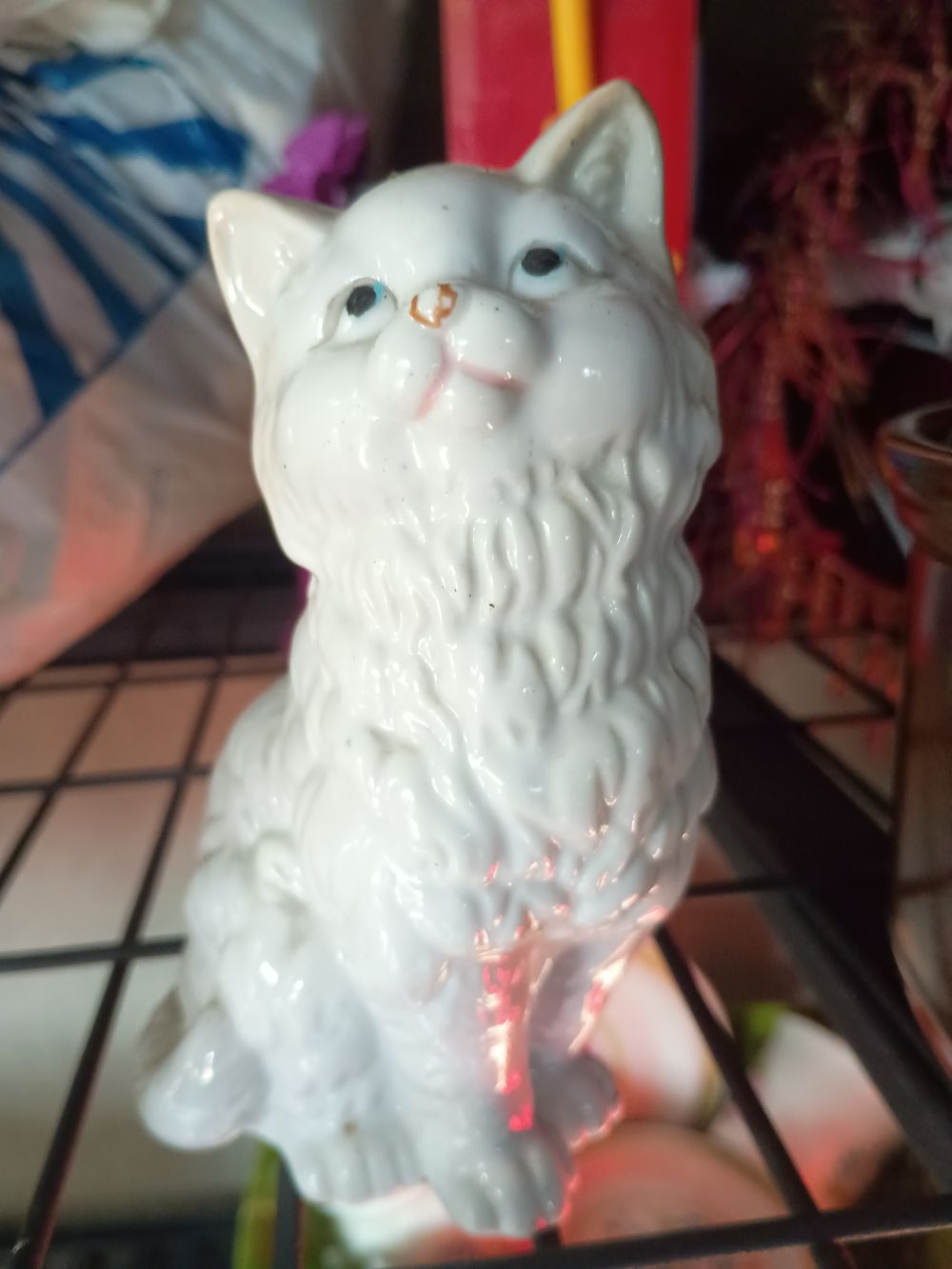 Lot 150: Porcelain cat