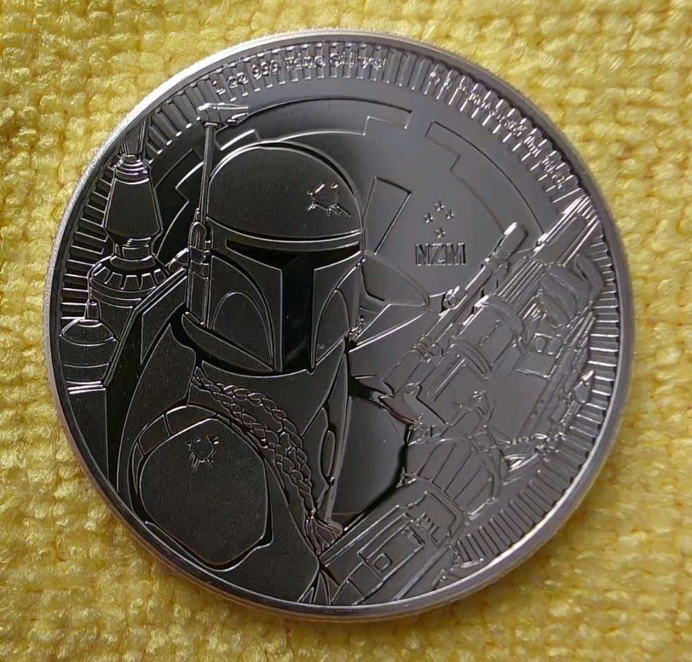 Lot 158: Star wars 1oz silver coin