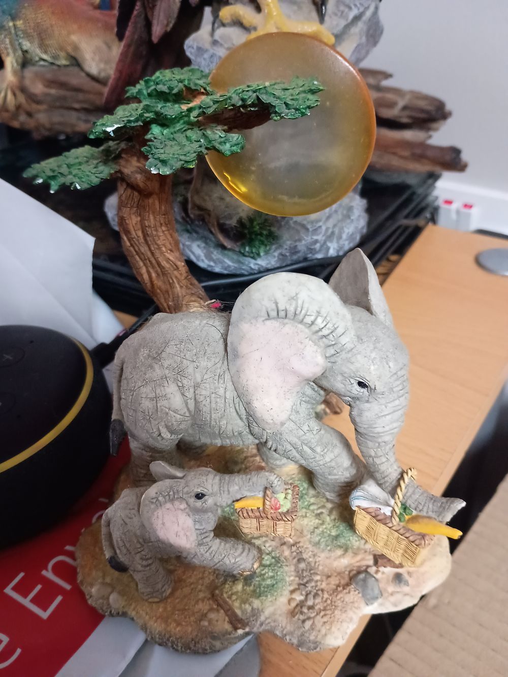 Lot 129a: Beautiful elephant figurine