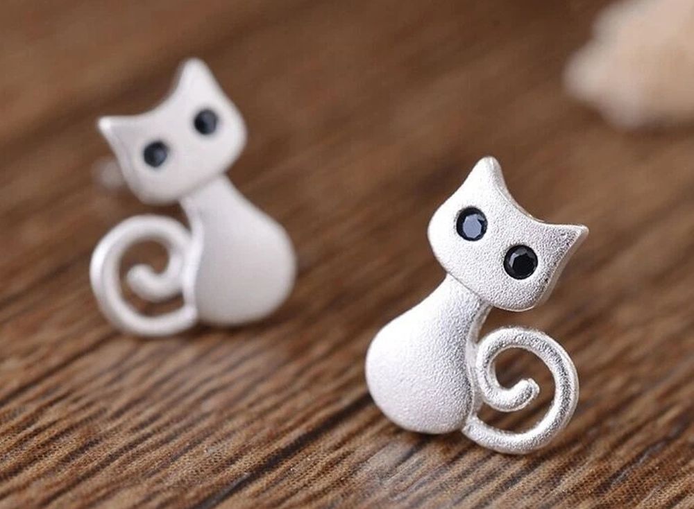 Lot 188: S925 cat earings